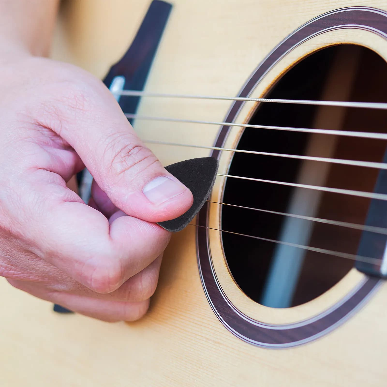 15 Pezzi Plettri in Feltro Vibranti per Chitarra, Ukulele e Basso, Lisci e Confortevoli, Spessore Medio, Multifunzionali, Forniture per Artigianato