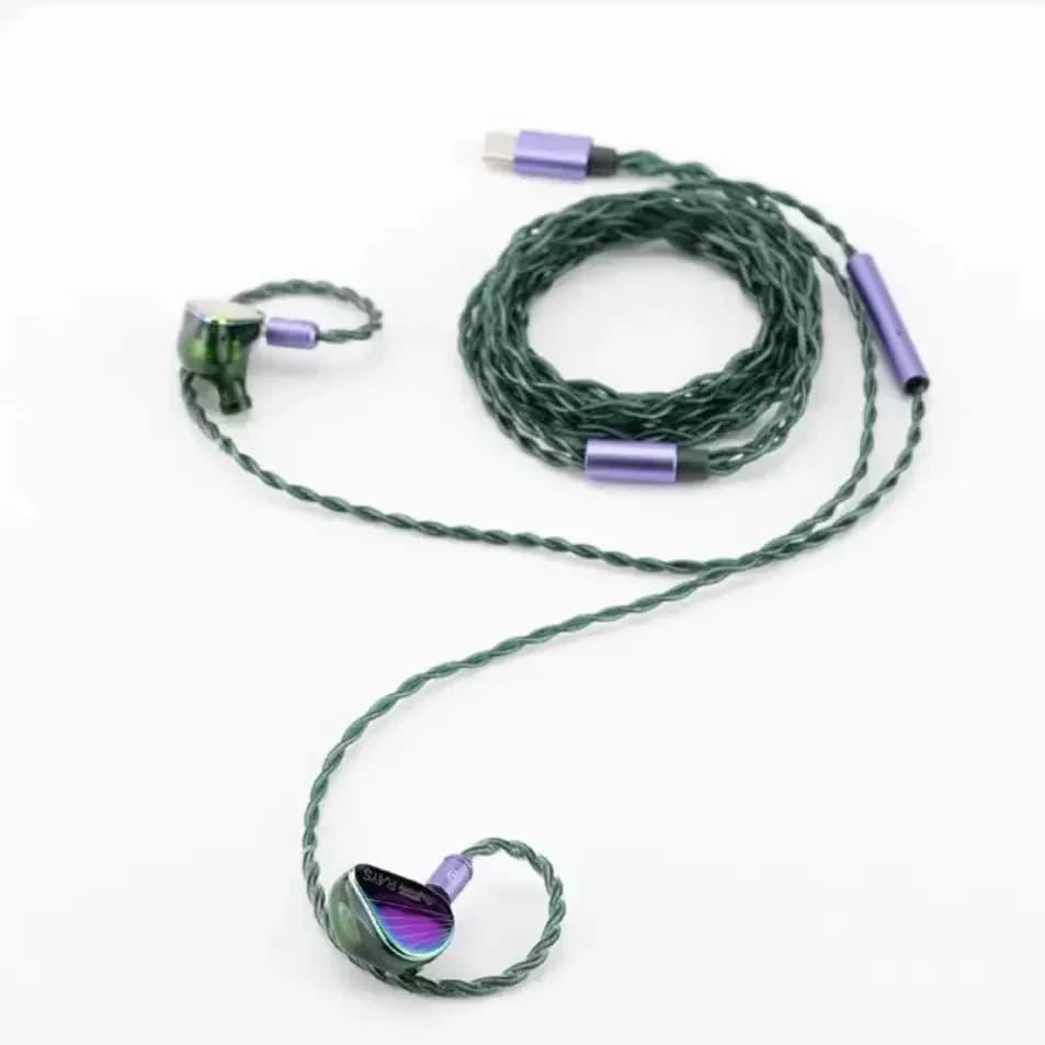 In-ear gaming heads with customizable lighting, EQ equalization, intelligent noise reduction and Type-C connector.