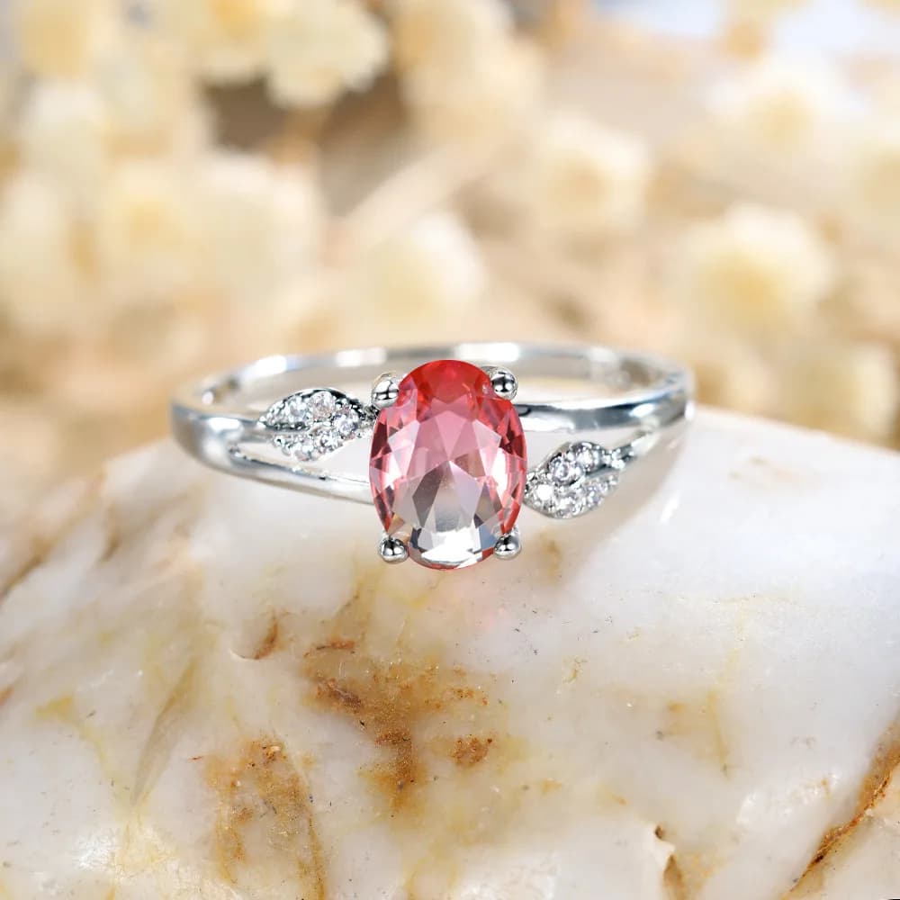 Light Luxury Pink Diamond Oval Zircon Ring with Zircon Inlay, Niche Design, Versatile Temperament, Gentle Style Accessory