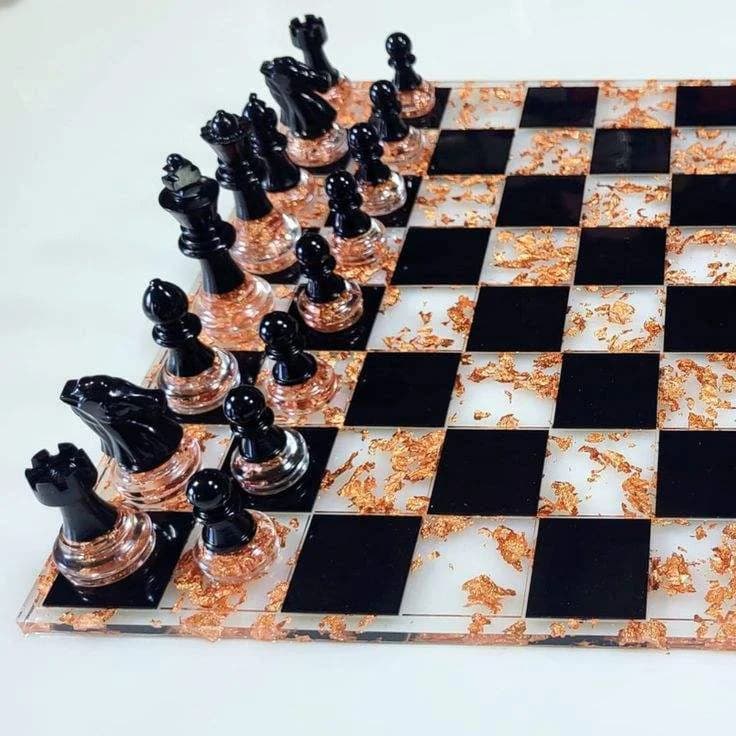 Handmade resin crafts chess set, available in a variety of materials and colors, made by Seiko