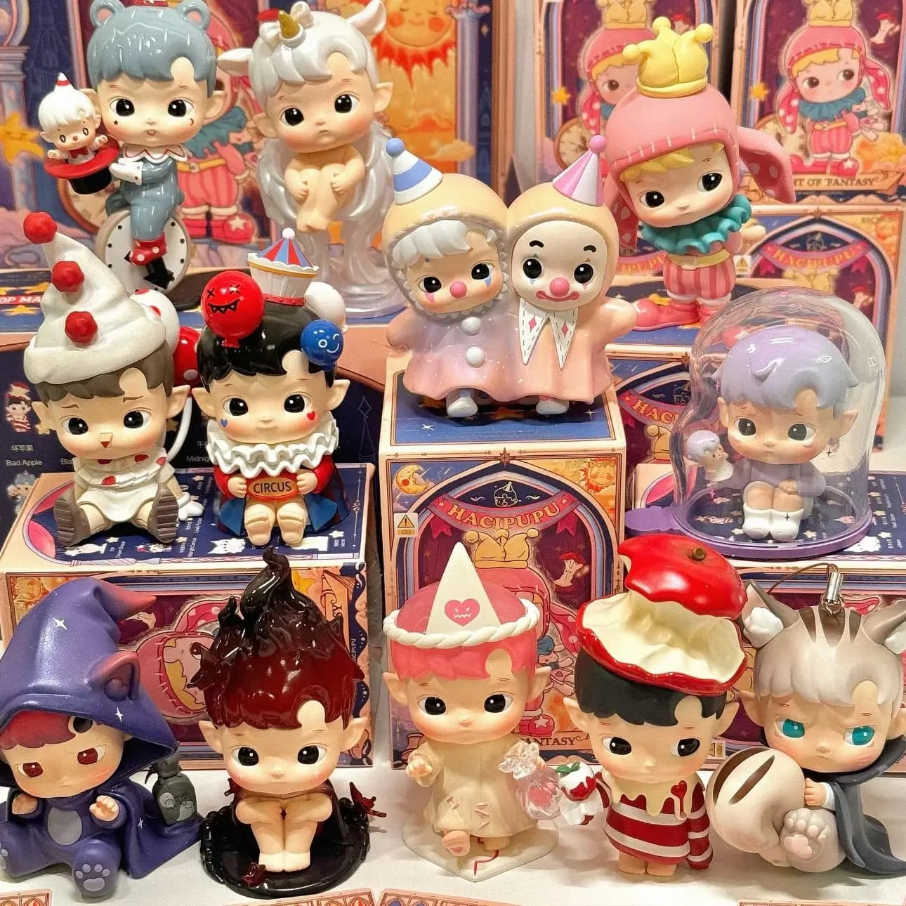 POP MART HACIPUPU Una serie Night of Fantasy Scatola cieca originale Scatola misteriosa Indovina borsa Bambola giocattolo Figura anime carina Ornamento da tavolo