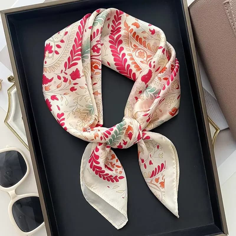 Foulard quadrato di lusso in seta da 70 cm per donna, sciarpa per capelli, fascia per il collo, hijab da spiaggia, stampa, bandana, foulard femminile