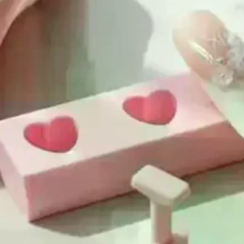 Removable Non Magnetic Plastic Heart Shape Nail Display, Nails Decoration Tool