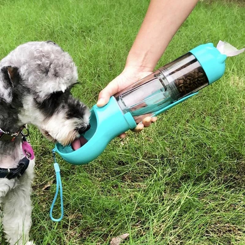 Portatile multifunzione bottiglia d'acqua per cani mangiatoia per alimenti ciotola per bere da viaggio per animali domestici Dispenser per cacca bottiglia per abbeveratoio per cuccioli a prova di perdite