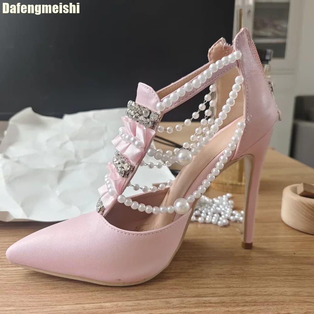 Catena di perle di cristallo Bling Bling Tacco sottile Sandali da donna vuoti in raso rosa Stivali Scarpe moda Cerniera posteriore 2026 Sandali estivi