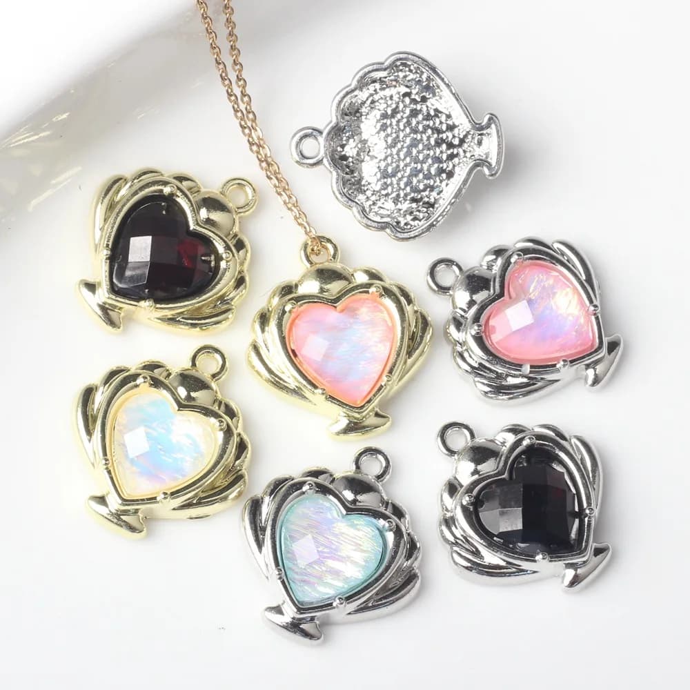 10 pcs/lot 18*21MM In Zinc Alloy Strass Inlaid Heart Pendants And FAI Pendants From The Bracelet Earrings Accessories