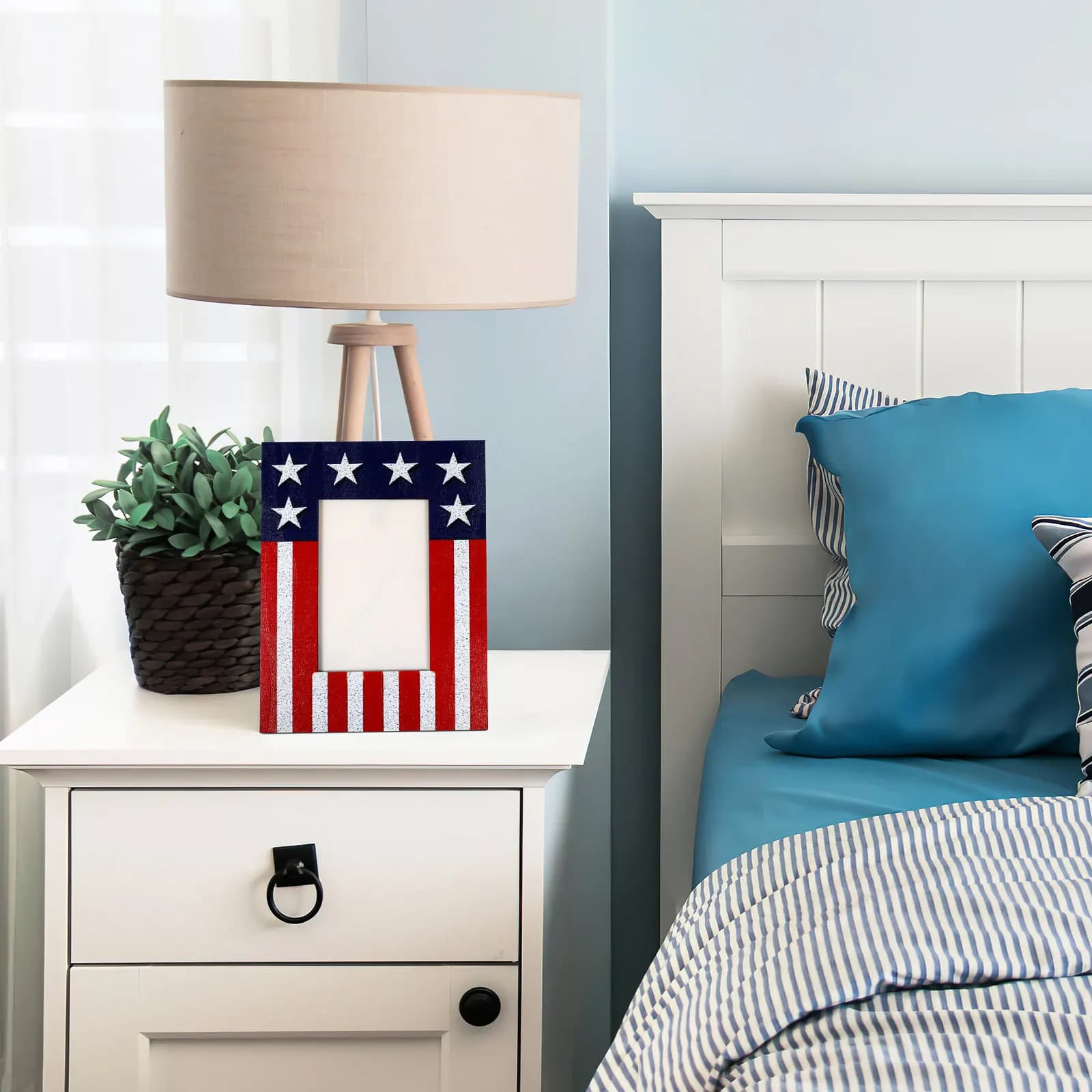 Wooden Independence Day Photo Frame with Star Stripe Design Rustic American Patriotic Picture Frame for Desktop Wall Home Office