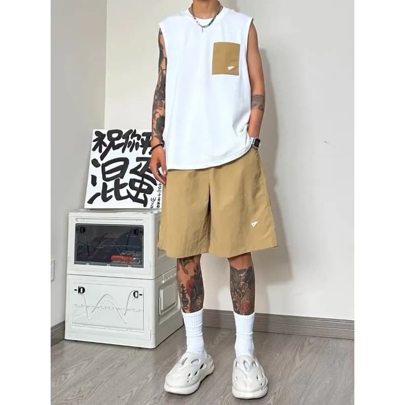 Completo Estivo da Uomo: Canotta Senza Maniche con Tasche e Pantaloncini in Seta Ghiaccio, Set Due Pezzi Casual e Trendy