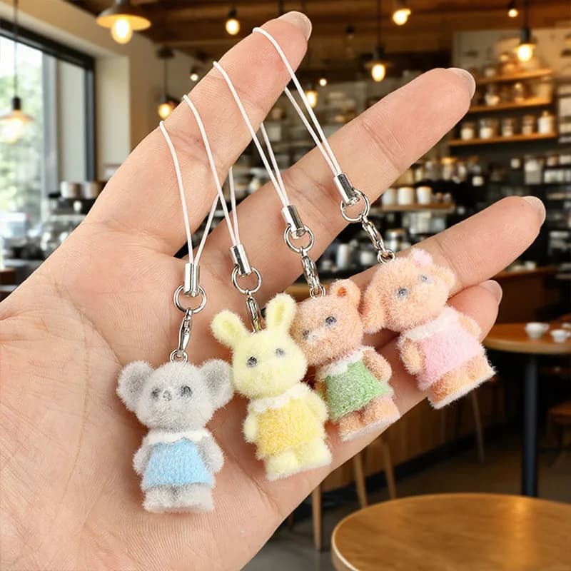 4 Pezzi Nuovo Design Charm per Cellulare in Resina Floccata a Forma di Coniglio Anime, Portachiavi Adorabili, Decorazione per Zaino, Cinturino per Telefono