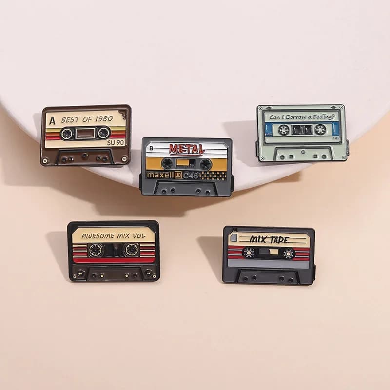 80s anni '90 Retro cassette nostalgiche nastro smalto spille personalizzate posso prendere in prestito una sensazione? Spille zaino distintivo con risvolto regalo di gioielli