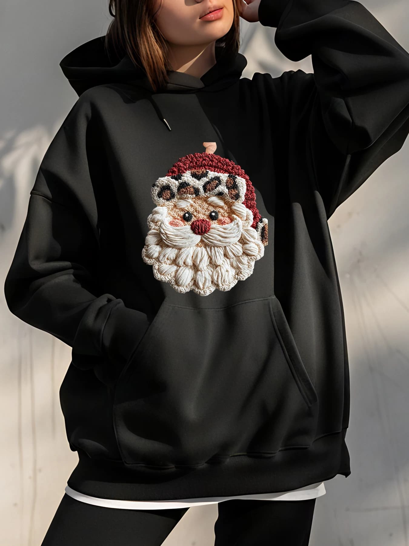 Embroidered hoodie with Santa Claus Women's Black Pullover Sweatshirt Fashion casual winter Streetwear
