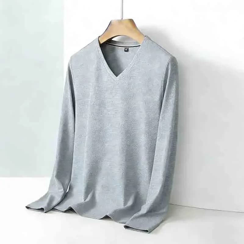 Men's sweater Light Grey with V-neck and Long Sleeves, Comfortable and Casual for All Occasions, Suitable for All Seasons