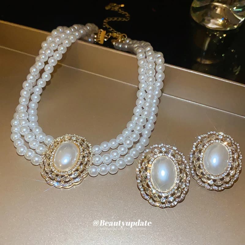 Set of French Style Earrings and Necklace with Artificial Pearls and Diamonds, Lightweight Luxury Clavicle Chain, Women's Vintage Jewelry