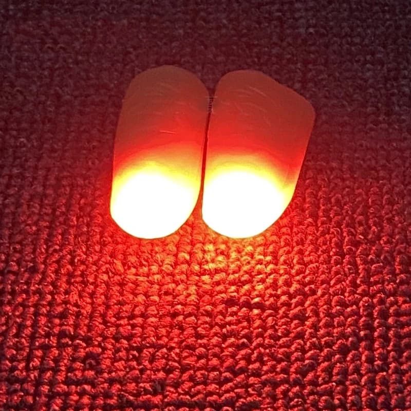 2PCS Trucco magico Dita Pollici con LED Alimentato a batteria Puntelli magici Halloween Trucco magico Dita Pollici Giocattoli per feste per bambini