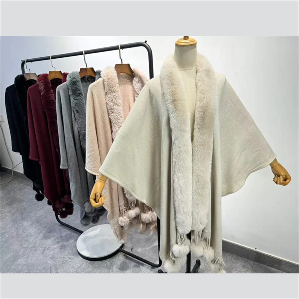 Inverno Faux Rabbit Fur Ball mantello caldo Poncho spesso scialle cappotto donna grande pendolo esterno indossare Cardigan lungo Pompon Cape