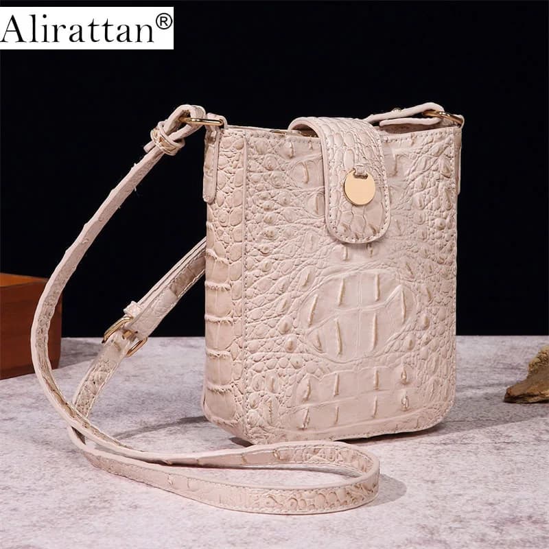 Women New Trendy Crocodile Pattern Cellphone Pouch,2026 Fashion Design Female Shoulder Crossbody Mobile Phone Bag B05