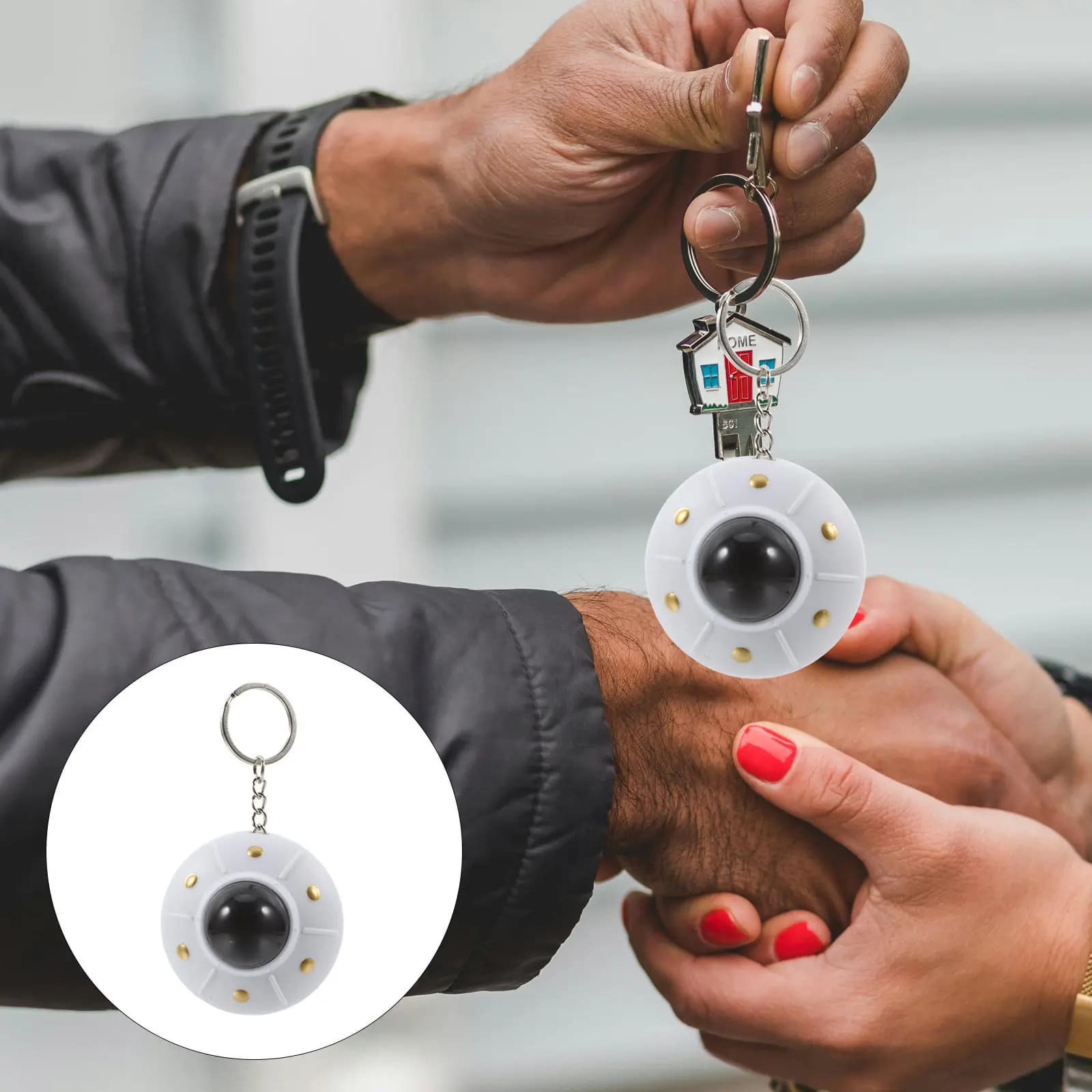 Portachiavi a Forma di Disco Volante con Luci LED e Suono, Ciondolo a Forma di Astronave per Bambini, con Funzione Luminosa per Zaini Scolastici