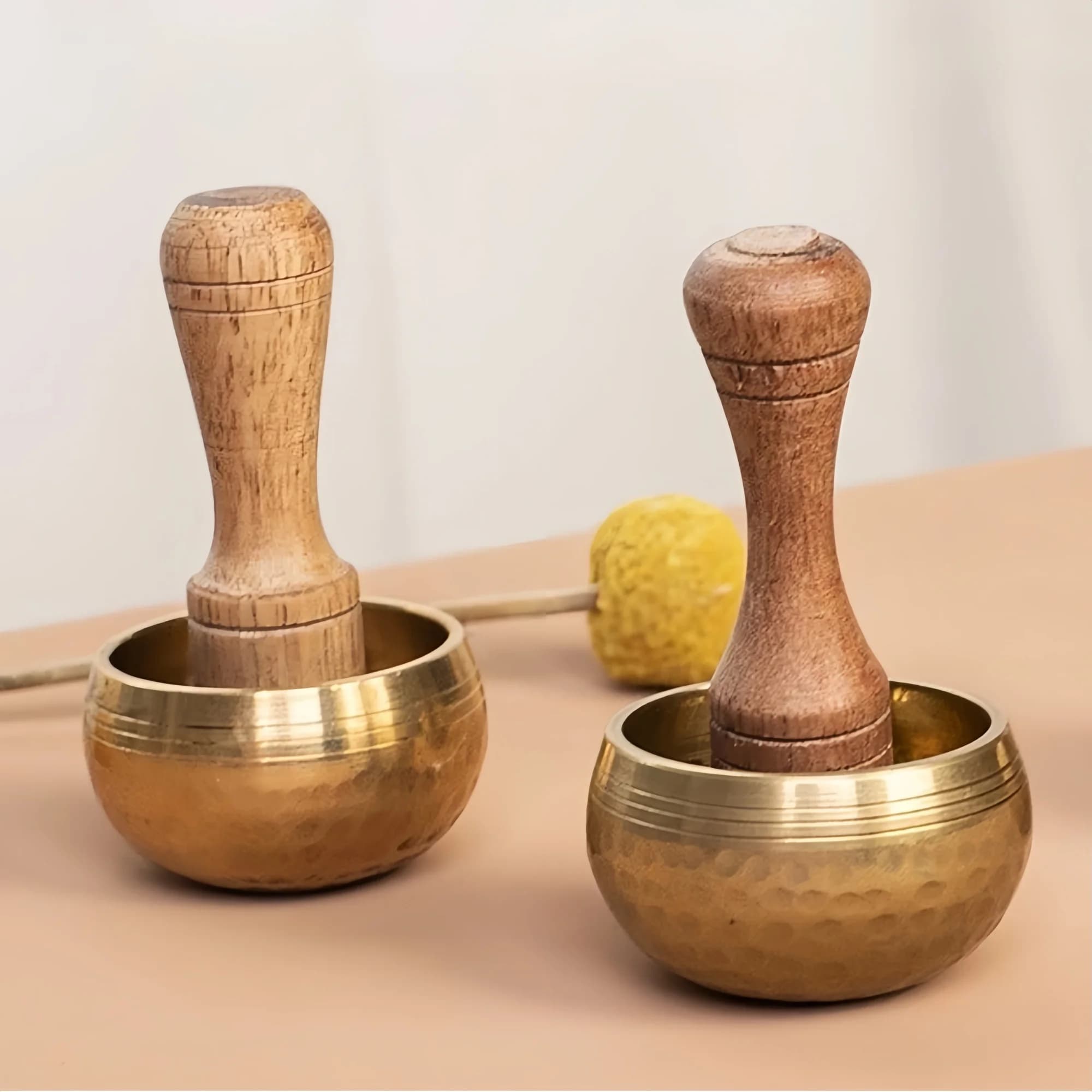 Miwayer Nepal Mini Singing Bowl Handmade Tibetan Buddha Thumb Bowl for Music Meditation Yoga Chanting Stress Relief Supplies