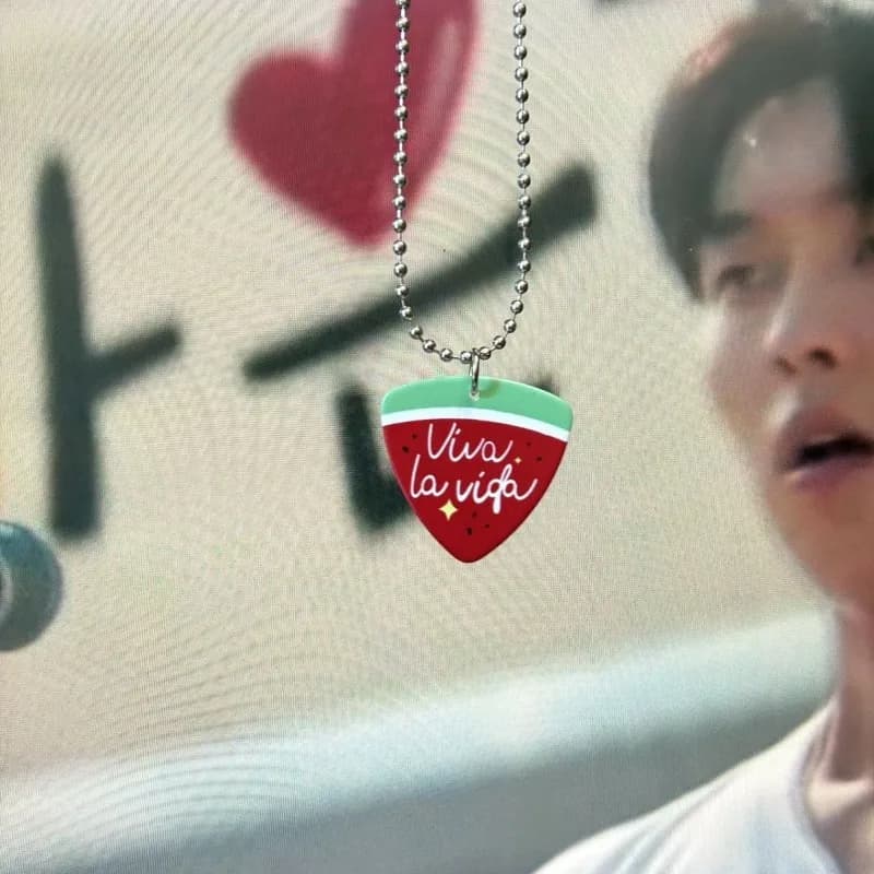 Twinkling Watermelon Necklace Women Korean Ryeo Un Necklaces Woman Fashion Guitar Pick Cartoon Chain Alloy Cosplay Collier Gift