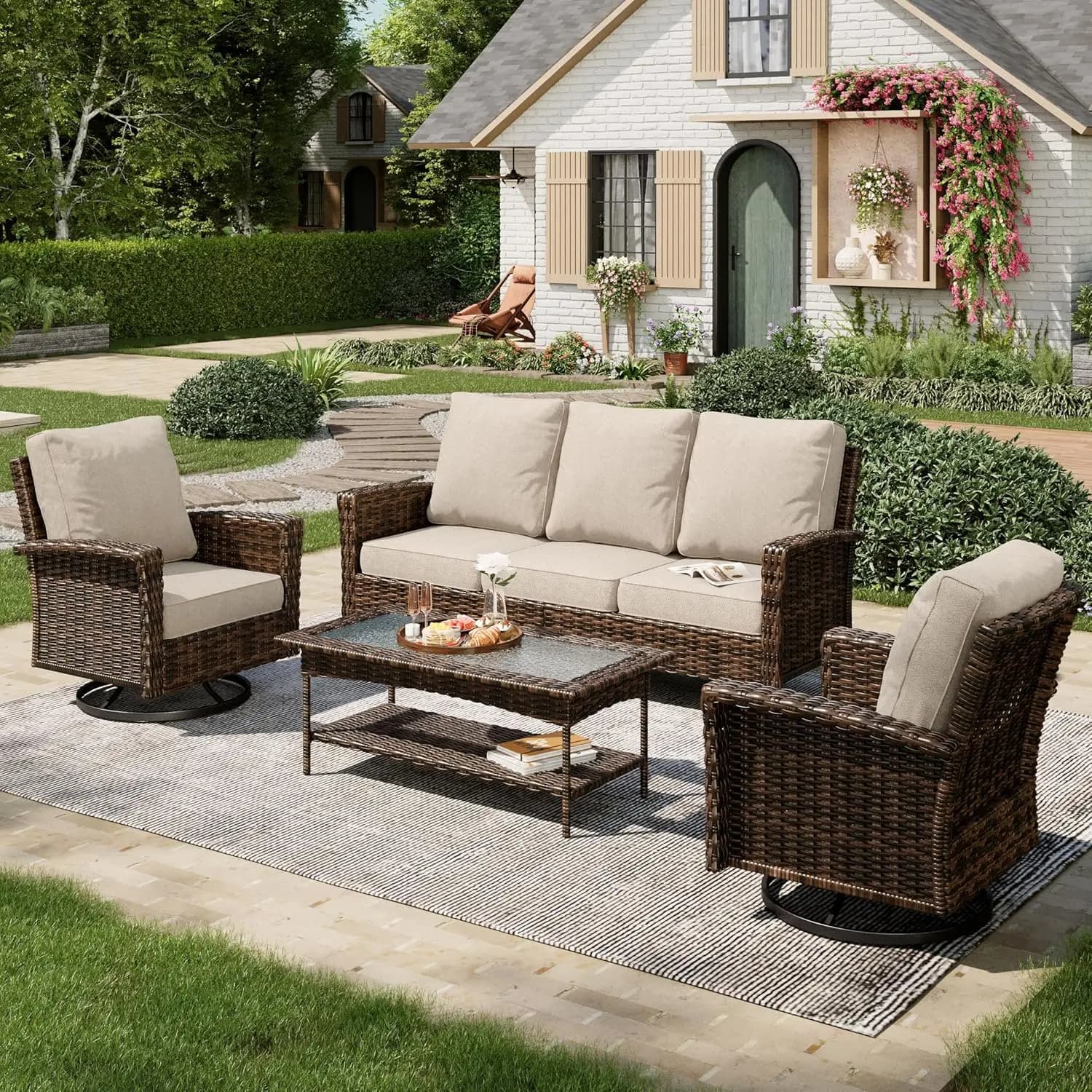 Set da Patio in Vimini a 4 Pezzi con Divano Girevole a Schienale Alto, Cuscini da 5,5 Pollici, Tavolo e Sedie per Ogni Condizione Atmosferica, Personalizzabile per Terrazza, Giardino, Piscina