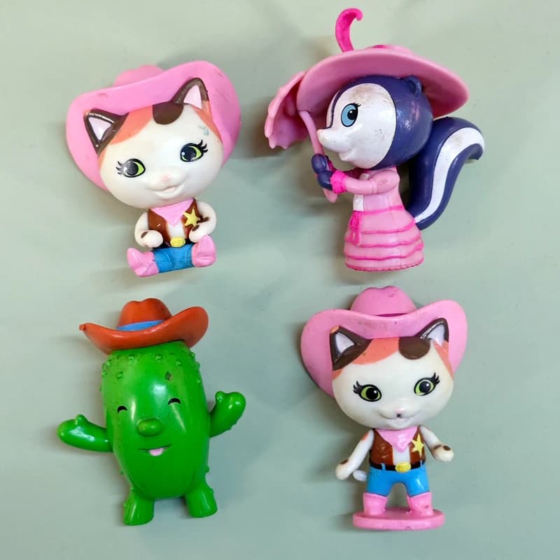 1 pz Kawaii Simpatico Cartone Animato Mini Sceriffo Callie's Wild West Gattino Gatto Pony Aduty Peck Cactus Toby Figura Modello Giocattolo Regalo per I Bambini