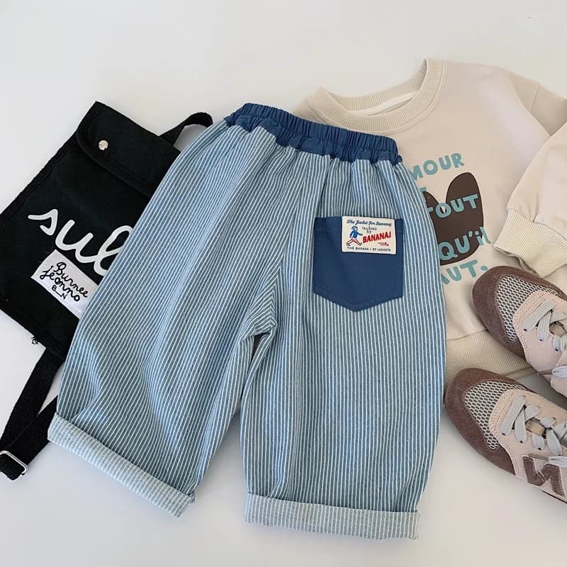 Abbigliamento per bambini Jeans larghi casual stile coreano per bambini Nuovi jeans versatili a righe semplici alla moda per ragazzi primavera autunno