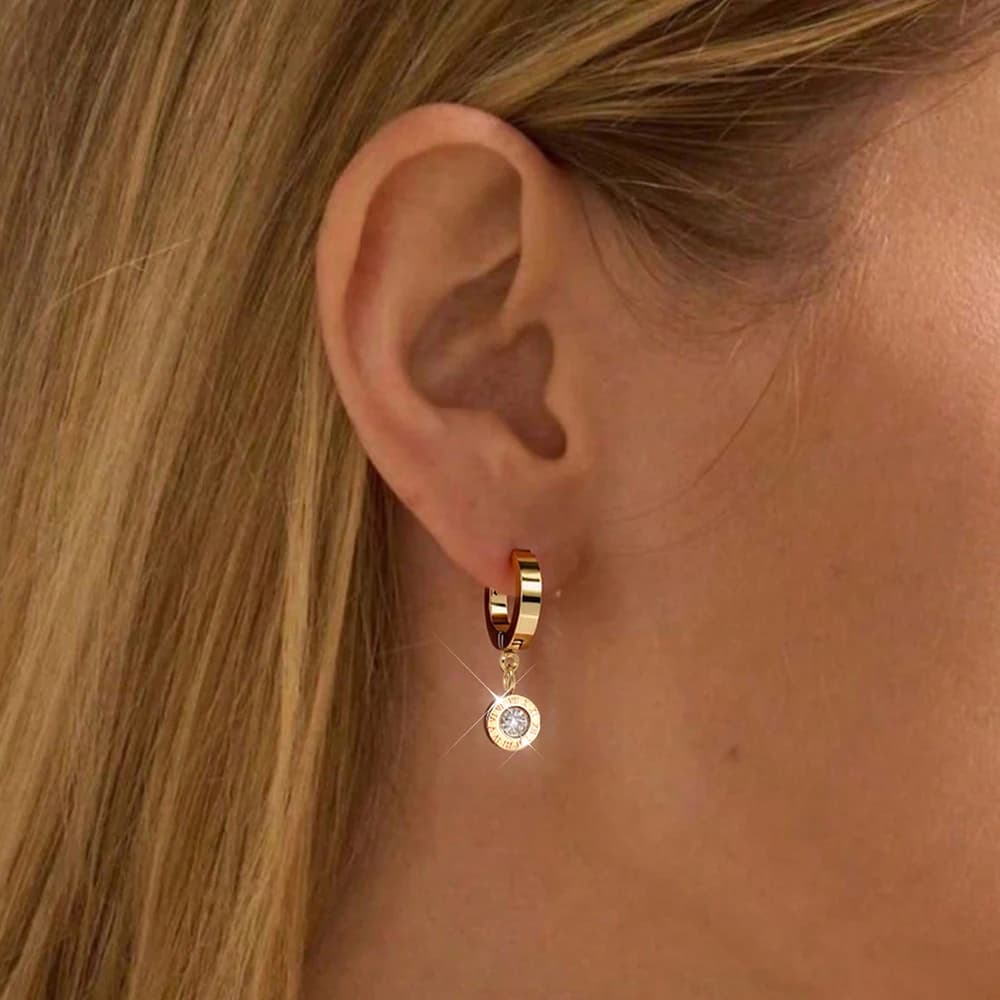 DGIDDK Orecchini pendenti con diamanti rotondi in acciaio inossidabile con nuovi numeri romani Orecchini semplici alla moda adatti per l'uso quotidiano delle donne