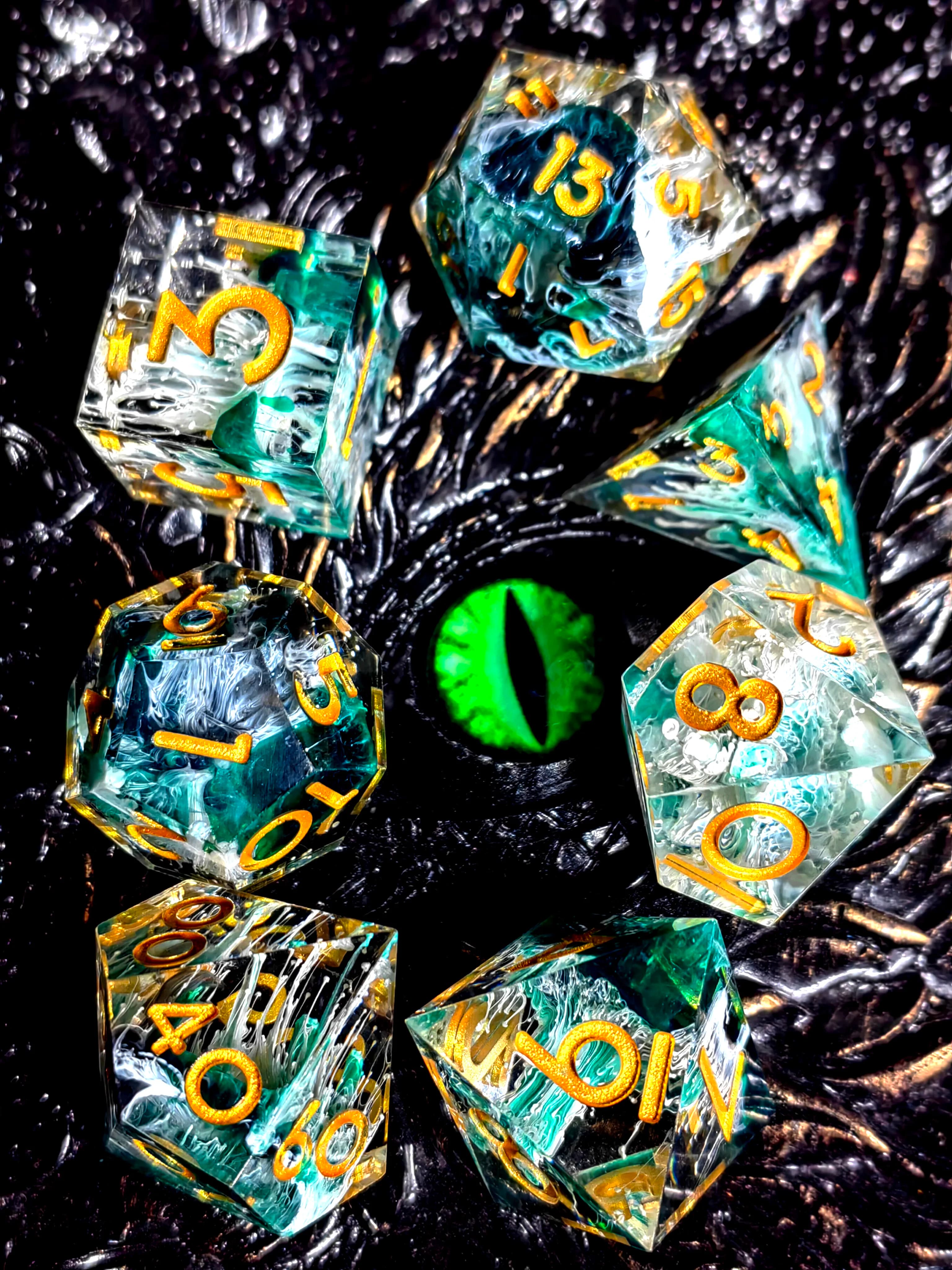 Set di dadi DnD - Dadi in resina con bordo affilato, azzurro con numeri dorati, dadi poliedrici per giochi di ruolo per Dungeons & Dragons