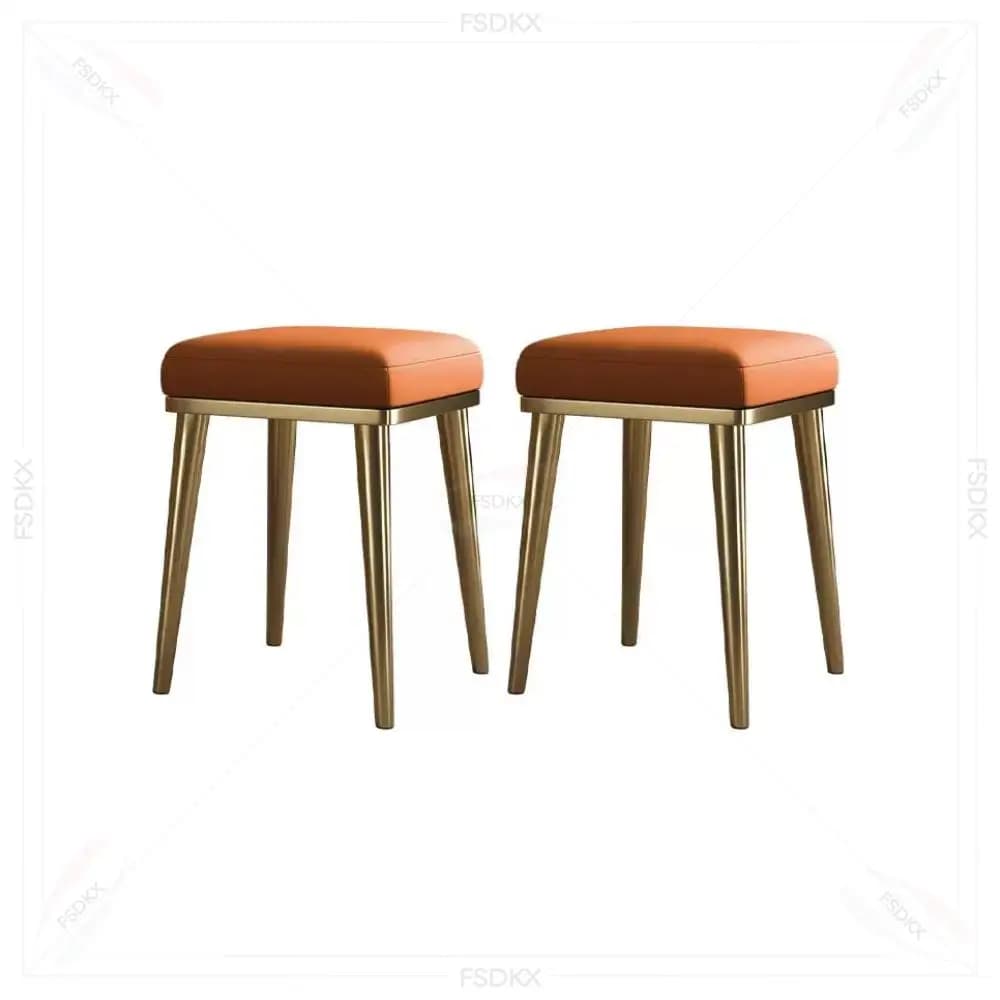 Sgabelli da bar da bancone in ecopelle con gambe in metallo, set di 4 sgabelli da bar quadrati senza schienale per bancone della cucina