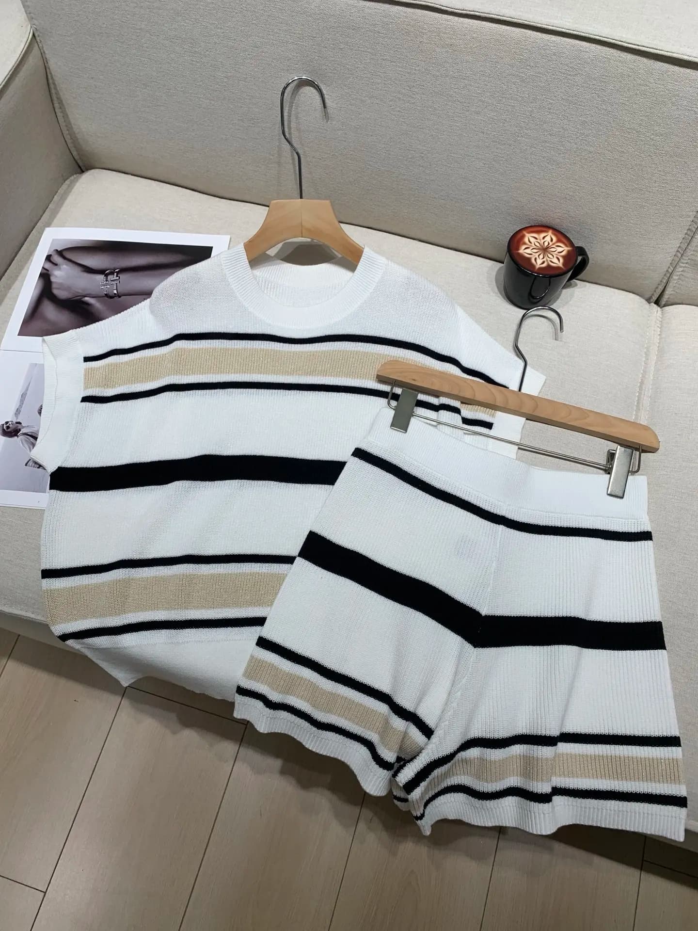 Women Striped Knitted Set Round Neck Short Sleeve T-Shirt + Elastic Waist Shorts Fashion Casual Suit