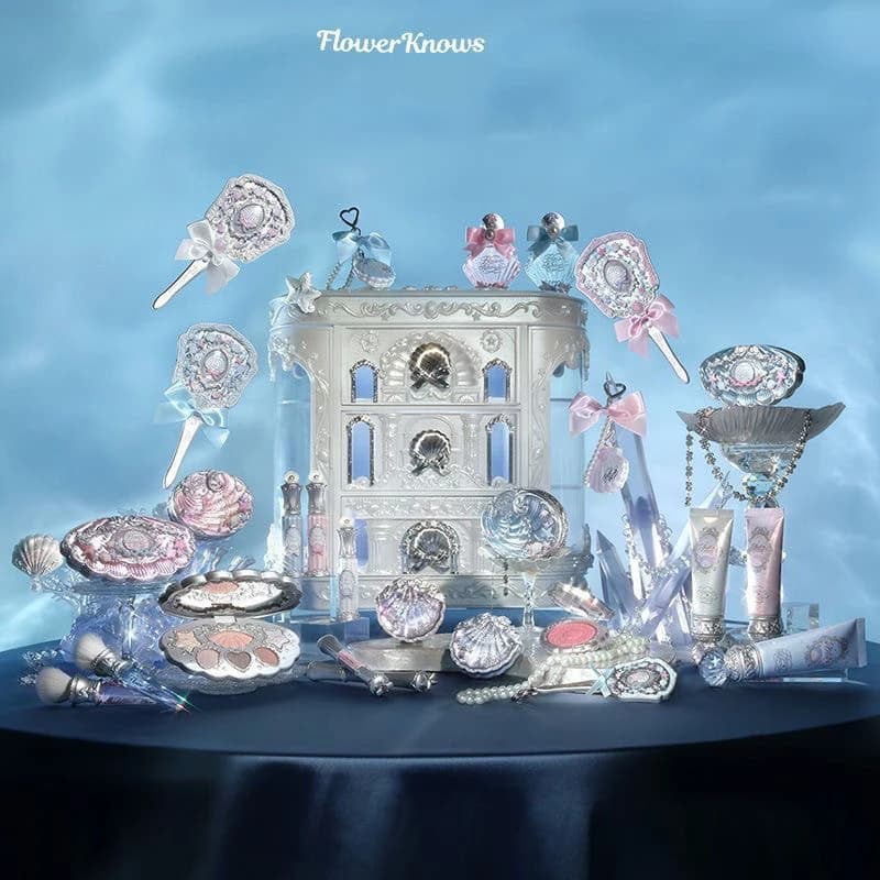 Flowerknows Shell's Jewel Collection Kit Trucco Tutto in Uno per Donne, Set Completo con Ombretto, Tinta Labbra, Blush e Profumo in Confezione Regalo