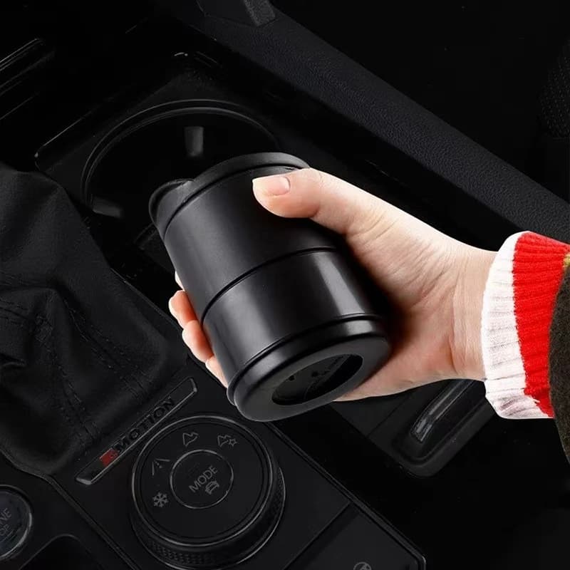 Posacenere portatile per auto LED Posacenere automatico universale Posacenere per sigarette Tazza Decorazioni per interni auto Accessori auto Interni 7x7x10CM