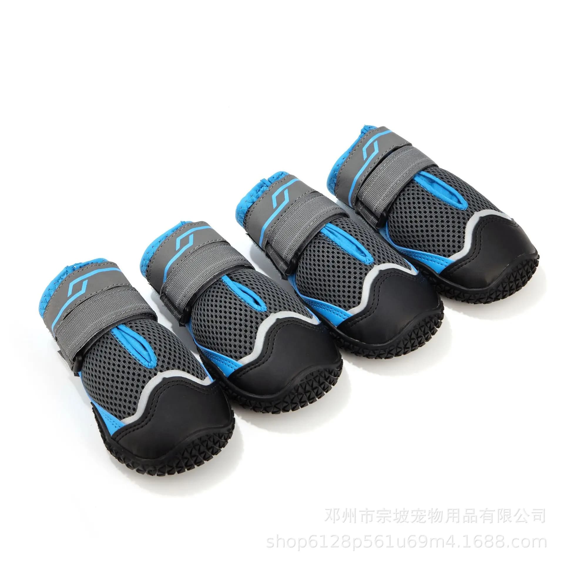 Le nuove scarpe per cani, le scarpe per cani di grossa taglia sono scarpe e stivali per cani di grandi dimensioni antiscivolo e resistenti all'usura e traspiranti.