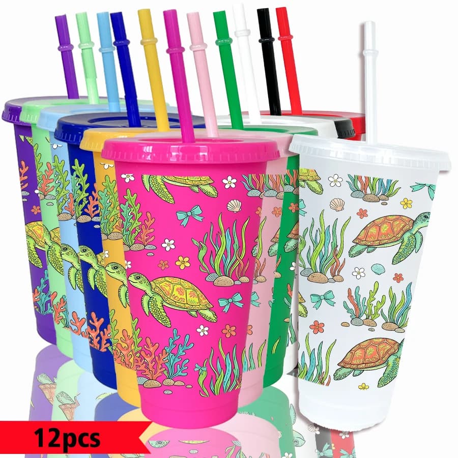 Confezione da 12 bicchieri in plastica colorata da 26oz con motivo tartaruga e alghe marine, ideali per feste, bevande fredde, regali di compleanno e per il ritorno a scuola