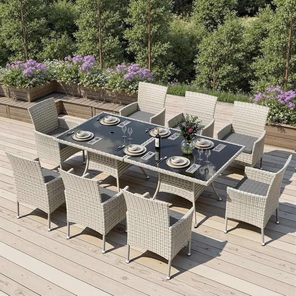 Set di Mobili da Esterno in 10 Pezzi con Tavolo in Vetro e Sedie Imbottite, in Vimini e Rattan, Ideale per Balcone, Cortile, Giardino