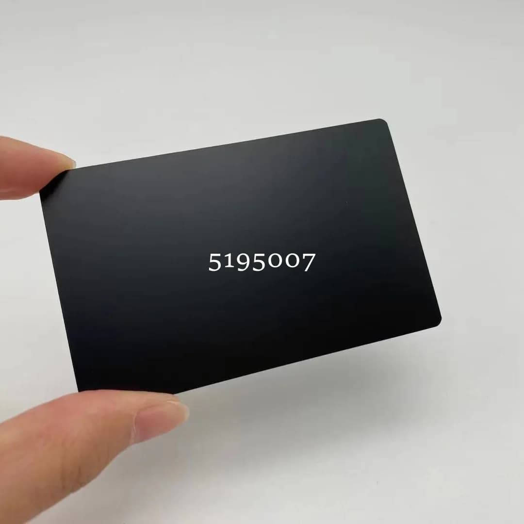 Biglietti da visita in metallo personalizzati vuoti in acciaio inossidabile con logo incisione laser nero opaco
