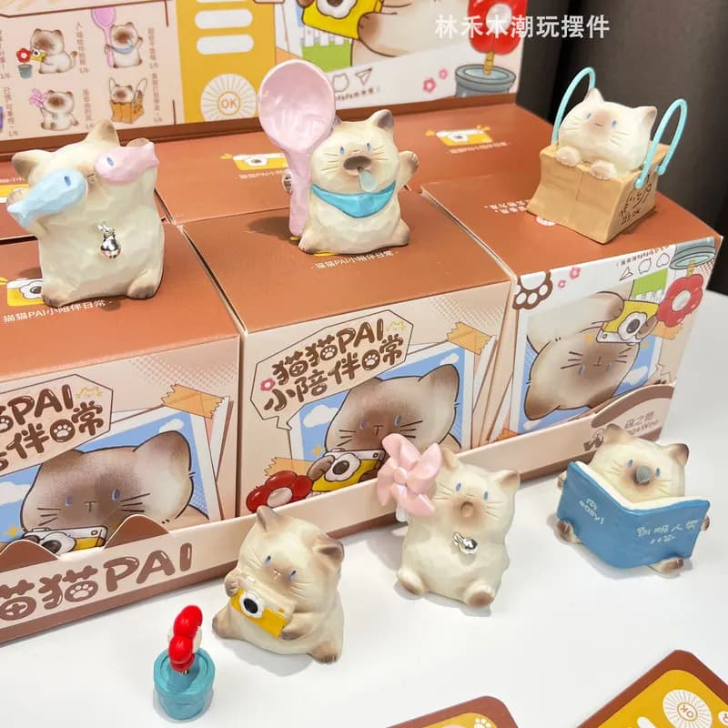 Kitten Pai: Serie Decorativa Quotidiana - Blind Box con Mini Bambole Carine, Ornamenti da Scrivania a Tema Cartone Animato, Regali a Sorpresa