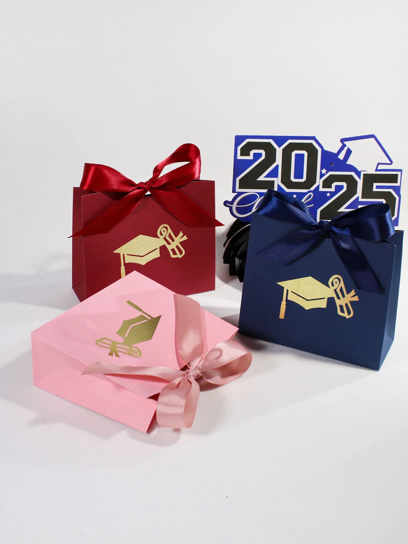 Confezione regalo per la stagione di laurea da 10 pezzi 2025, confezione regalo a tre colori, modello di cappello da bacino stampato a caldo, laurea commemorativa
