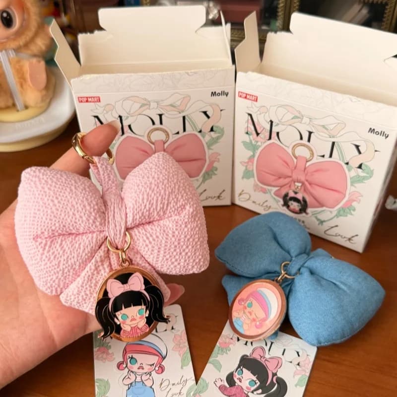 POP MART MOLLY Daily Look Series Fragrant Bag Pendant Blind Box Original Toys Guess Bag Mystery Box Doll Anime Figure Ornament