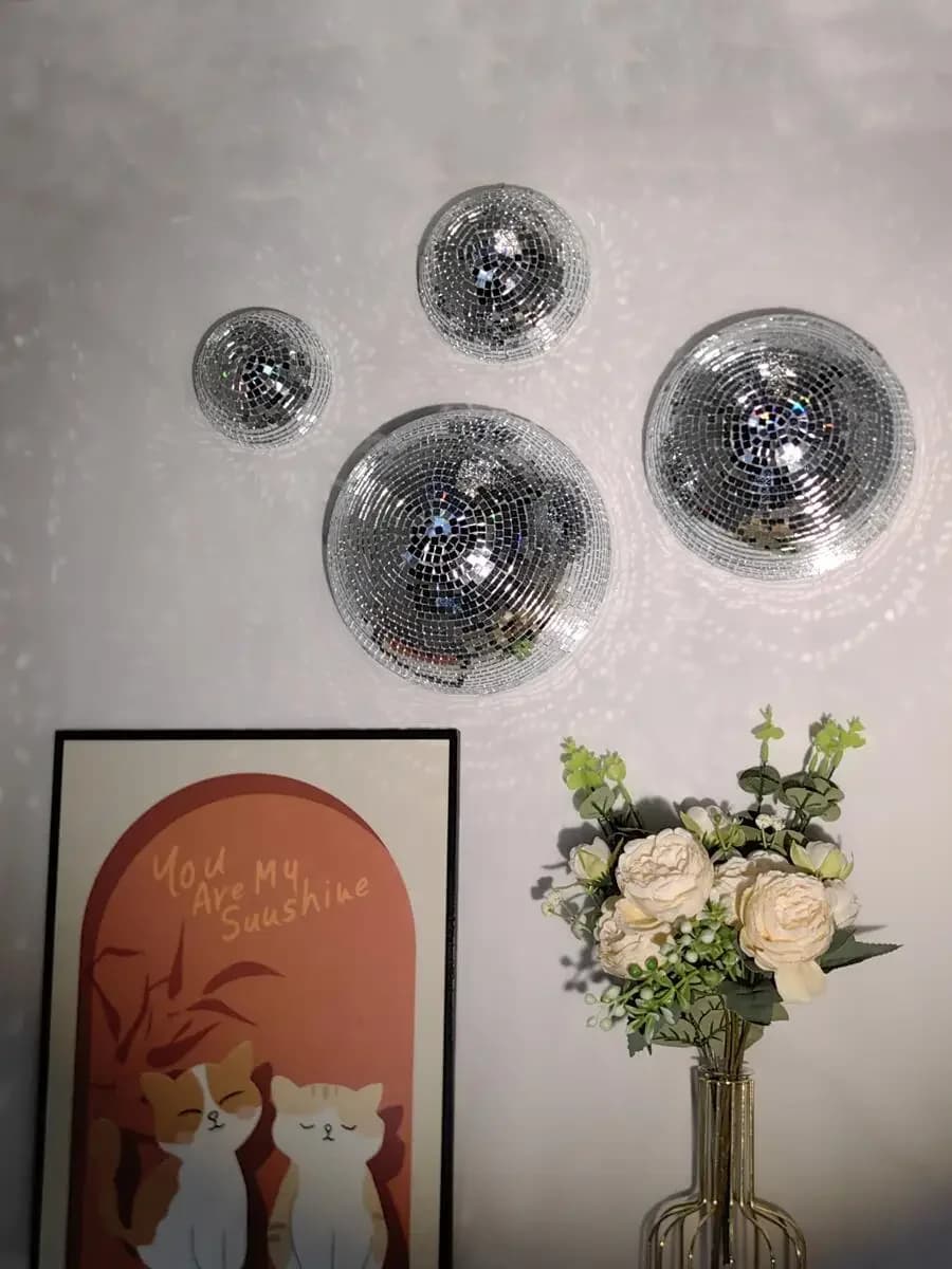Nuovi disegni a specchio con sfera da discoteca da parete Decorazioni per la casa metalliche Decorazione con sfera a specchio per la decorazione della parete di casa a semicerchio con palla da discoteca per matrimoni