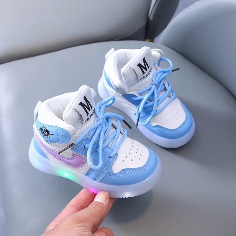 Little Girls Board Sneakers Girls Shining Light Mesh Casual Shoes Boys Glowing Light Toddler Sneakers Children's Luminous Shoes