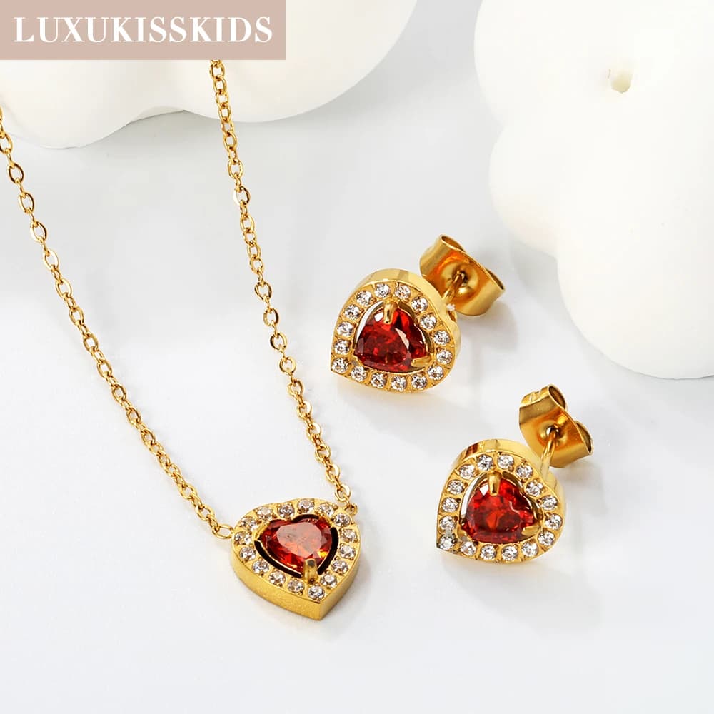 LUXUKISSKIDS Set di gioielli di lusso con cuore rosso Collana con ciondolo in acciaio con zirconi Orecchini Set Waterdrop Accessori da sposa da sposa Nuovo