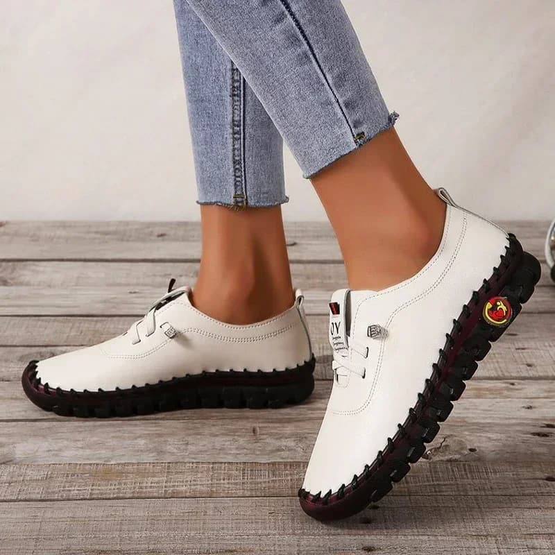 Sneakers scarpe da donna mocassini Lace Up Leather Flat New Spring 2024 Casual comode scarpe da mamma Mujer Zapatos Chaussure Femme