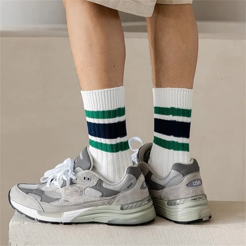 Calzini a righe da uomo Calzini larghi stile giapponese Studenti delle scuole superiori Calzini Harajuku Calzini di cotone per maglieria con aghi in tinta unita femminile