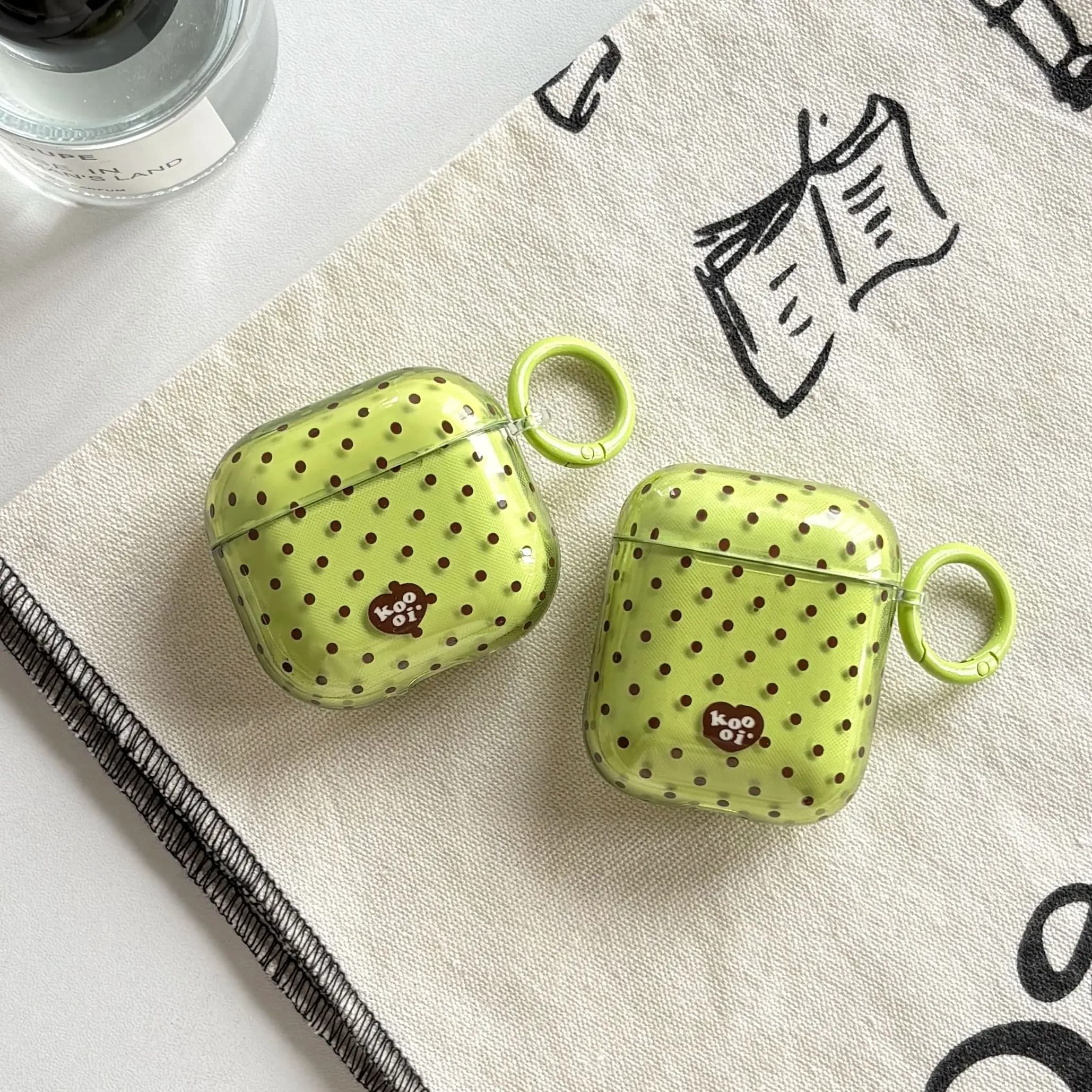 Green transparent earphone case with small, fresh and unique polka dot pattern, with green ring, suitable for AirPods Pro3 1 2 3 4 Pro Pro2