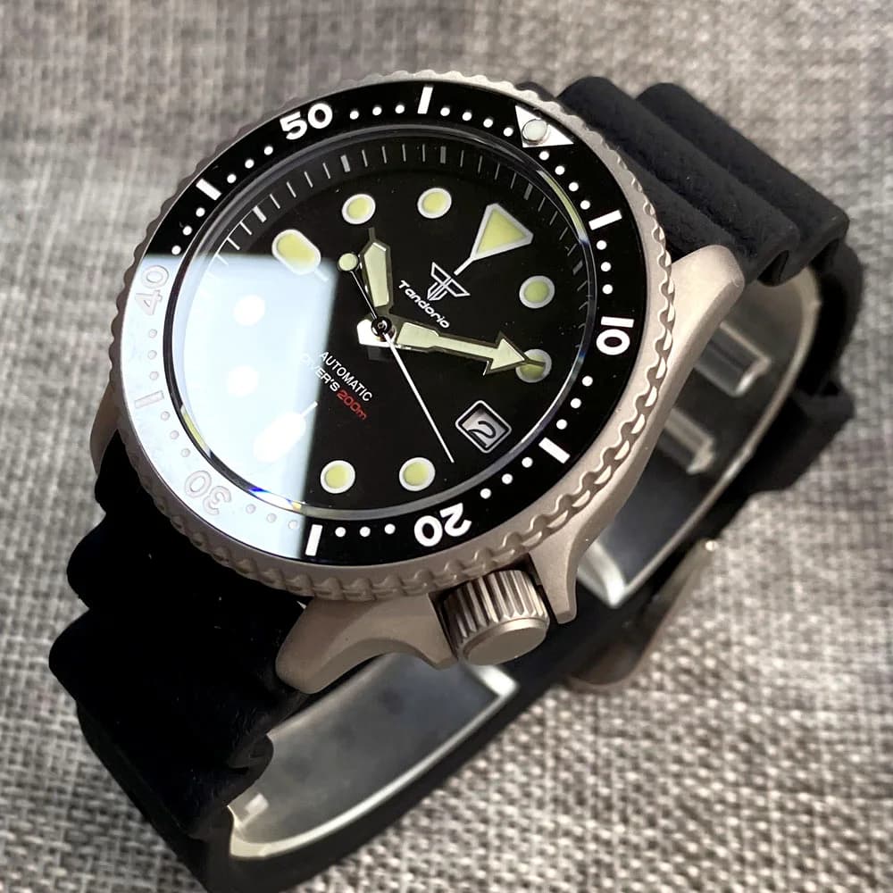 Titanium Diver NH35A Nero Automatico 200M Orologio da uomo Vetro zaffiro 3.8 in punto Data Gomma Lunetta in ceramica nera