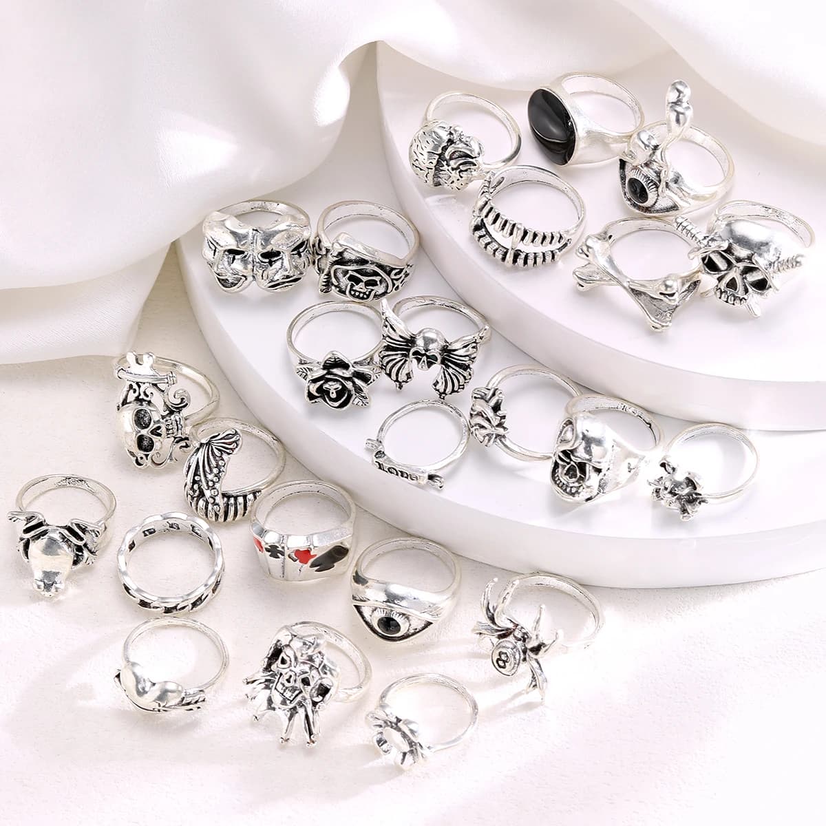 Set di 24 Anelli Gotici Unisex con Scheletro, Farfalla e Rana, Gioielli Punk Grunge Hip Hop per Uomo e Donna, Accessori da Festa e Regalo