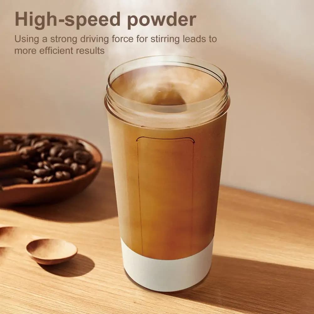 Automatic stirring cup for protein shaker Automatic rechargeable stirring cup for protein shakes Replacement of meals