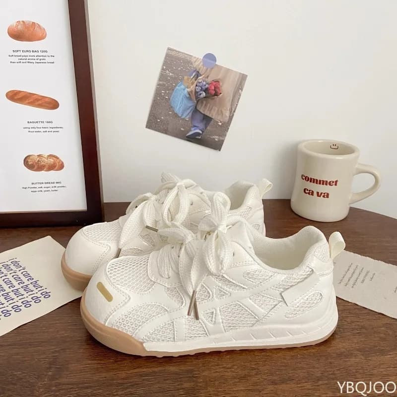 Nuove scarpe sportive leggere e traspiranti da donna primavera estate scarpe basse versatili alla moda per il tempo libero comode sneakers da donna