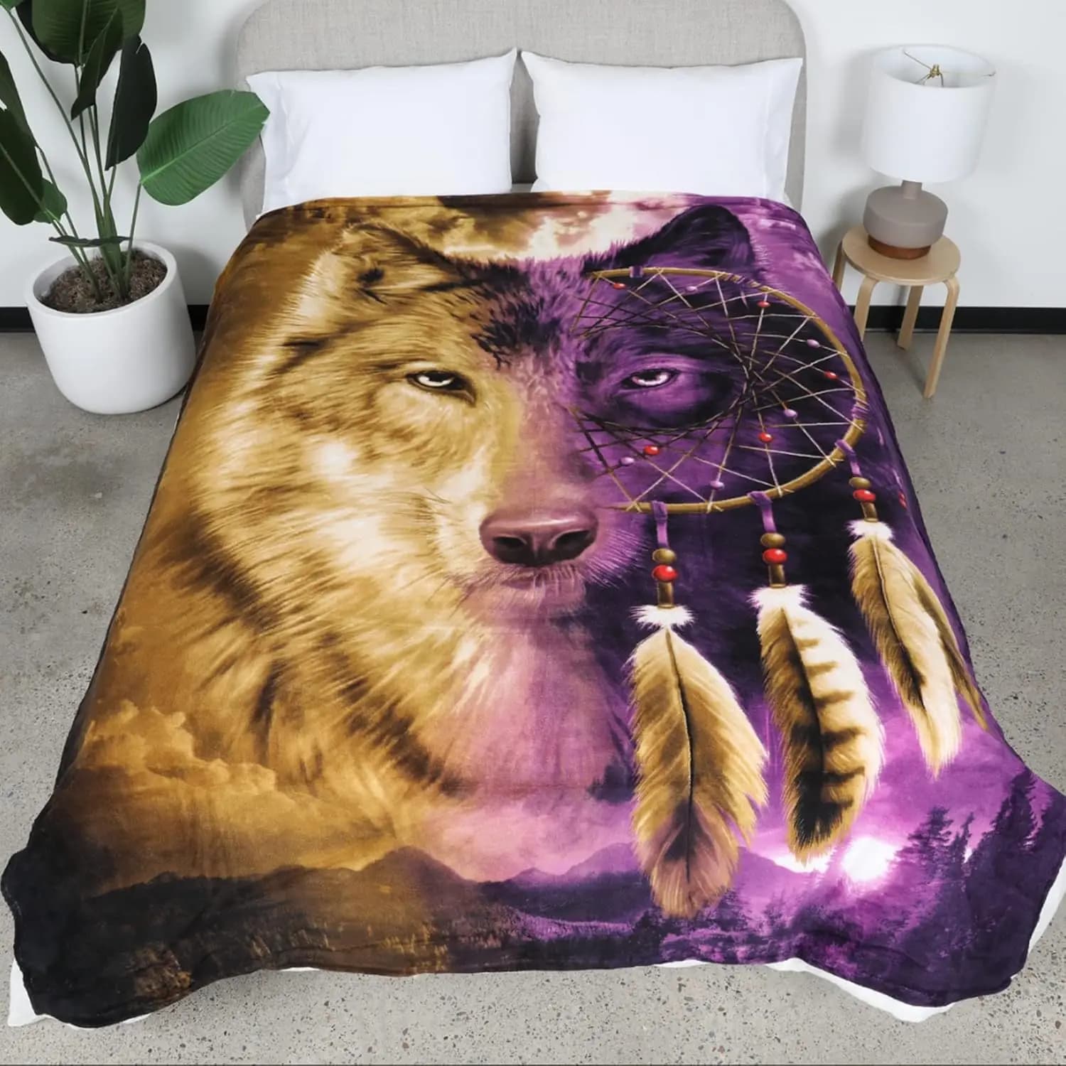 Wolf Dreamcatcher Fleece Blanket - Soft Plush Throw for Kids and Adults - Cozy Wolf Blanket for Bed, Couch, or Outdoor Use